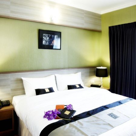 โพสต์ 43 เรสซิเดนส์ Hotel กรุงเทพมหานคร ภายนอก รูปภาพ