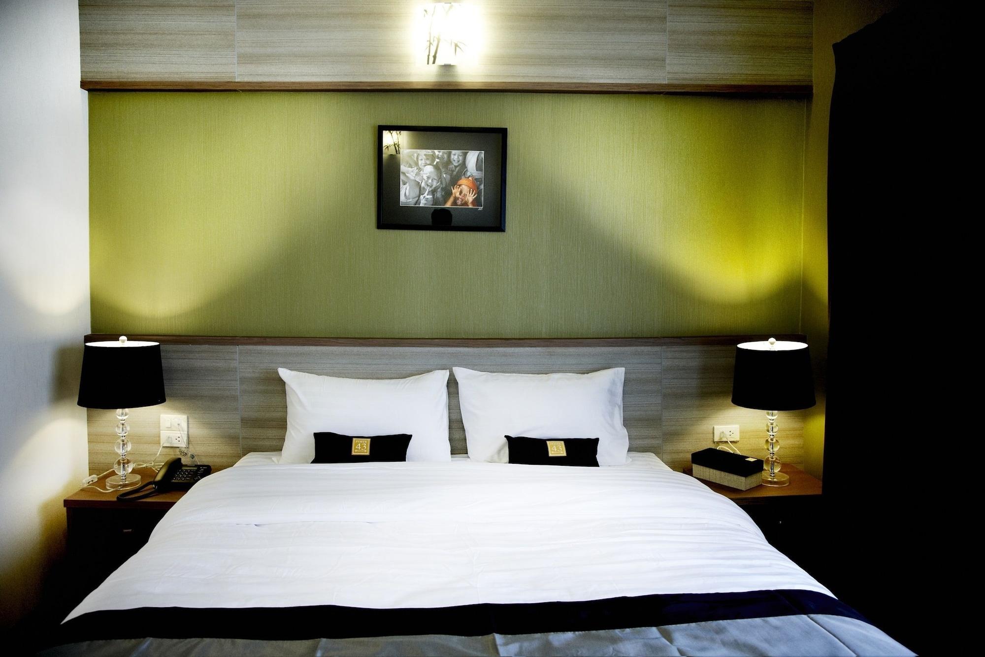 โพสต์ 43 เรสซิเดนส์ Hotel กรุงเทพมหานคร ภายนอก รูปภาพ