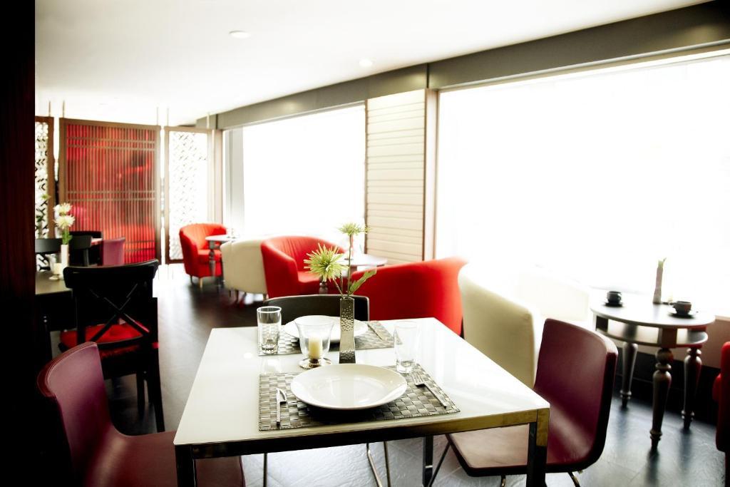 โพสต์ 43 เรสซิเดนส์ Hotel กรุงเทพมหานคร ภายนอก รูปภาพ